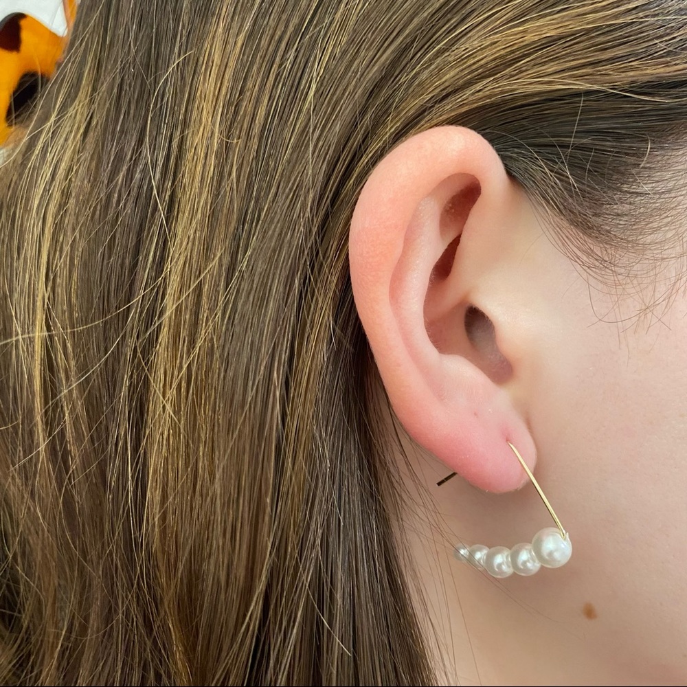 Pearls Wire Earrings Elegant Dainty - Picture 8 of 14